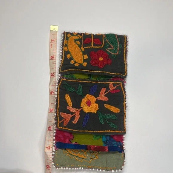 Handcrafted three trifold cotton embroidered mexican card wallet no metal - Picture 2 of 6